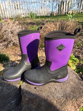 Boots Women's Purple Neoprene Mid-Calf Original Muck Rain Boots